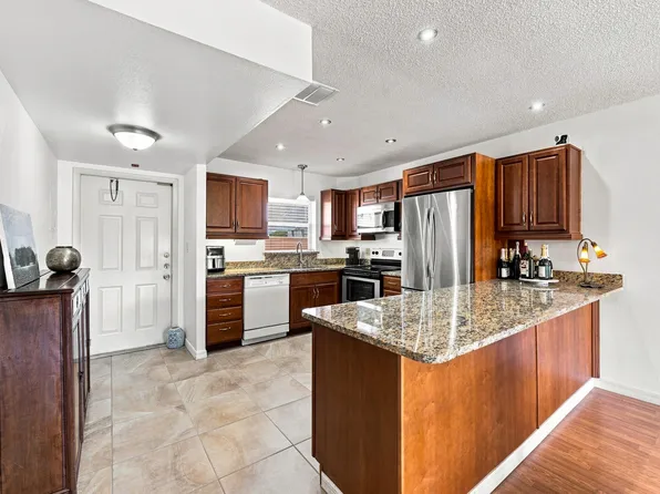 805 W Oakland Park Boulevard, Oakland Park, FL 33311