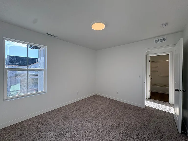 1592 N Summer Springs Cv — Photo 24