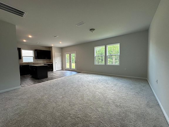 5th image of 1492 Rhodes Pond St