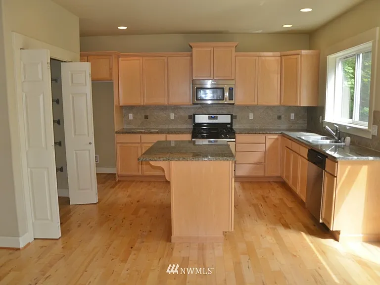 22623 44th Dr SE — Photo 6