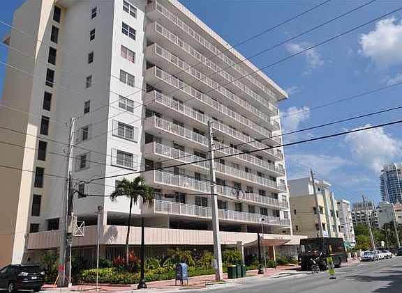 4th image of 345 Ocean Dr APT 604