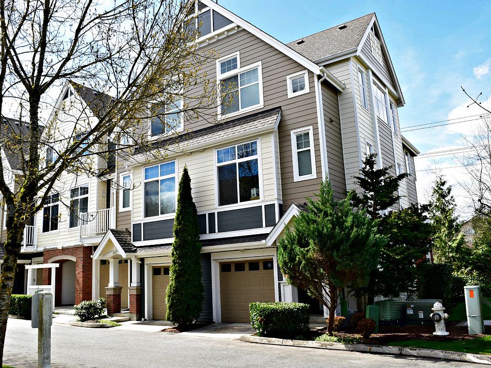 1st image of 1625 Huckleberry Cir #1625