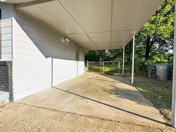 5th image of 928 Leacrest Ave
