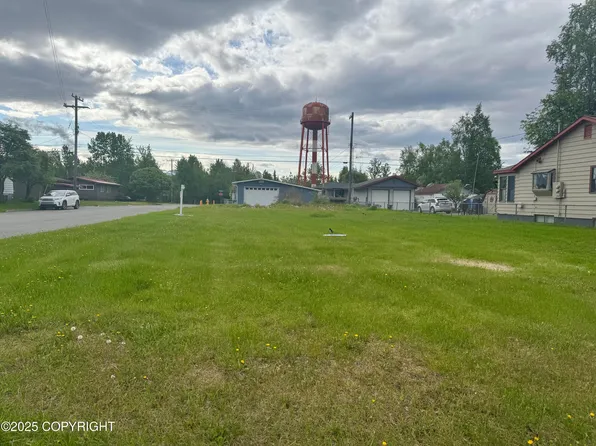 L1 Bl North Gdn #4, Anchorage, AK 99501