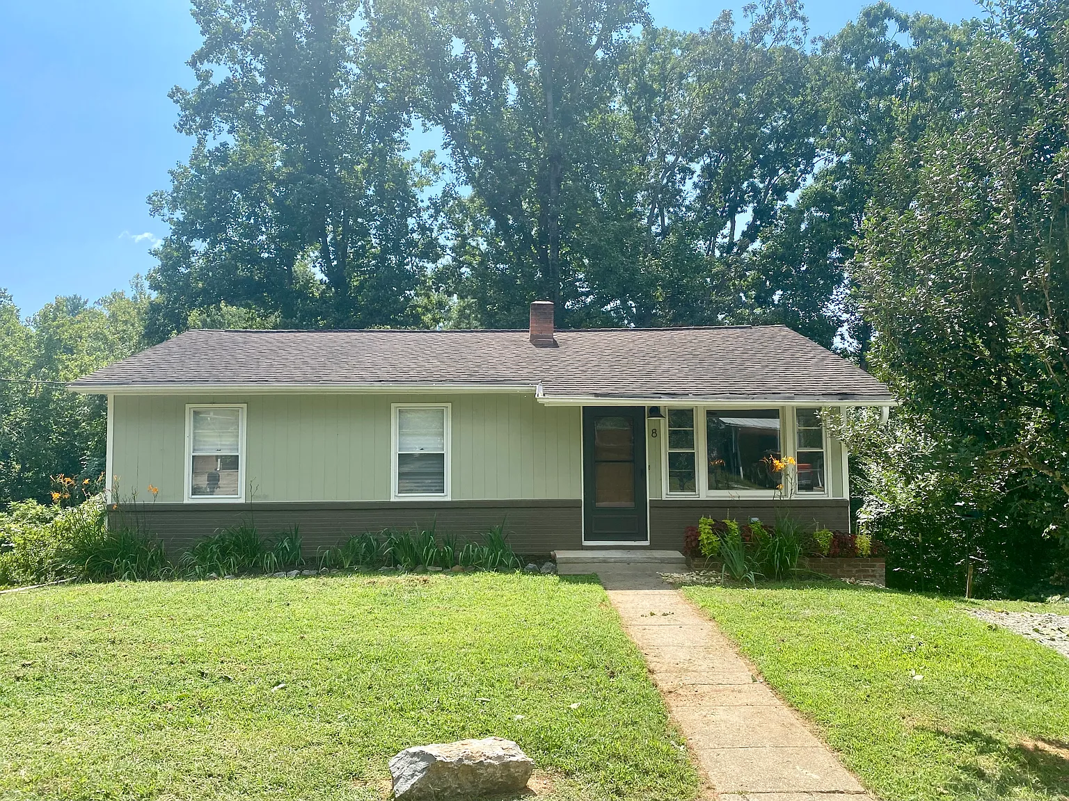 3 bed, 1170 sqft, $2,500 — Photo 1