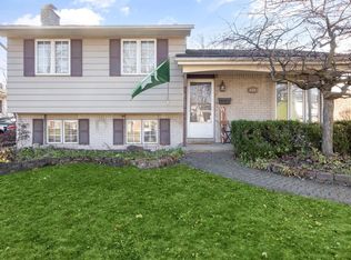 488 Shenandoah Dr, Clawson, MI 48017