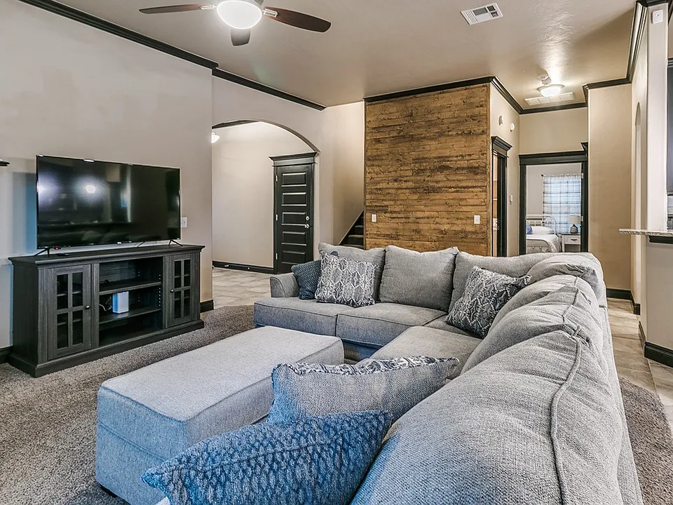 19117 Meadows Crossing Dr