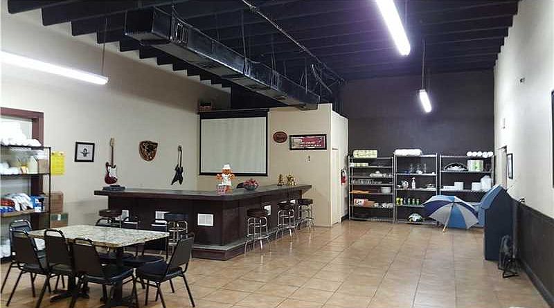 2nd image of 1044 W 23rd St