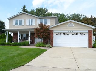 126 Foxboro Dr, Rochester Hills, MI 48309