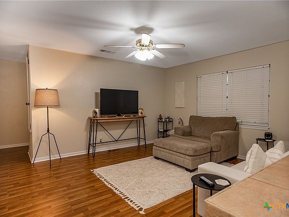 5th image of 1414 Meadowview Dr