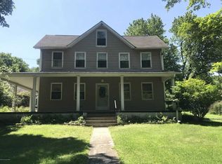 432 Main St, Gouldsboro, PA 18424