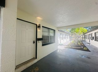618 93rd Ave N #8, Saint Petersburg, FL 33702