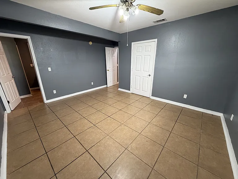 7532 Patricia St — Photo 17