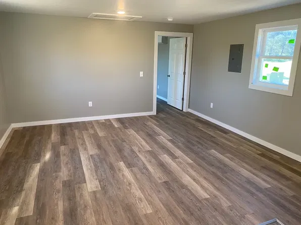 4502 E 28th St, White Cloud, MI 49349