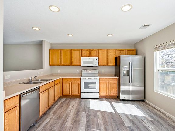 5th image of 3520 Warren Farm Ct