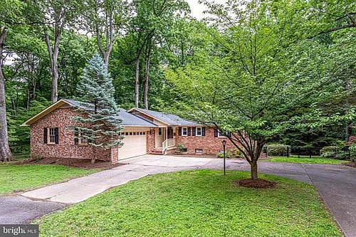 5225 Old Dominion Dr Photo 1