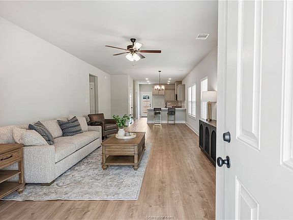 5th image of 909 Fork Ct