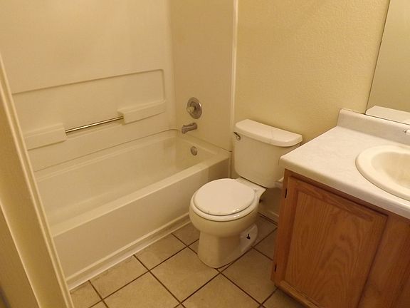 4th image of 10604 Arabella Dr NW