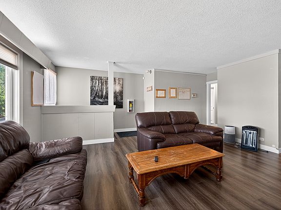 4th image of 569 Fortune Dr