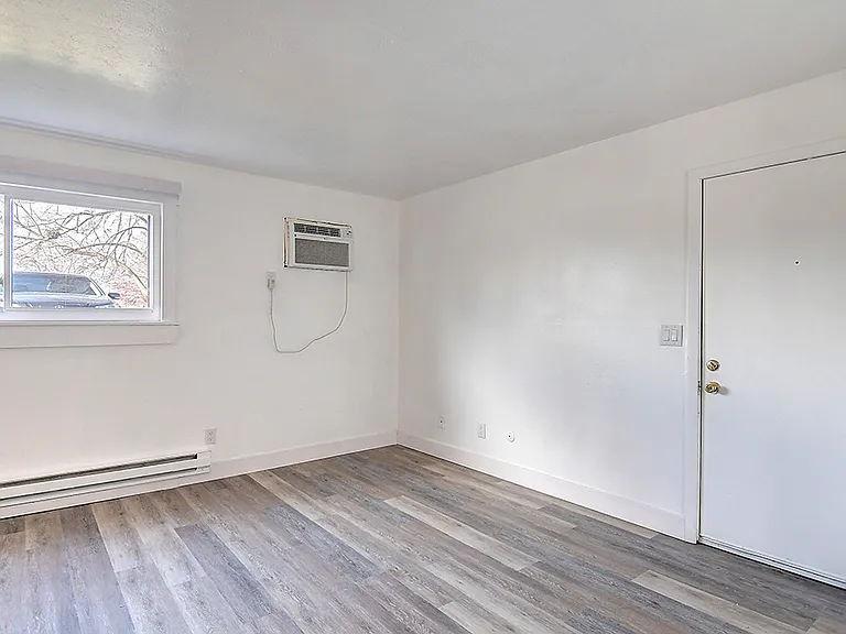 1077 Frederick Drive — Photo 35