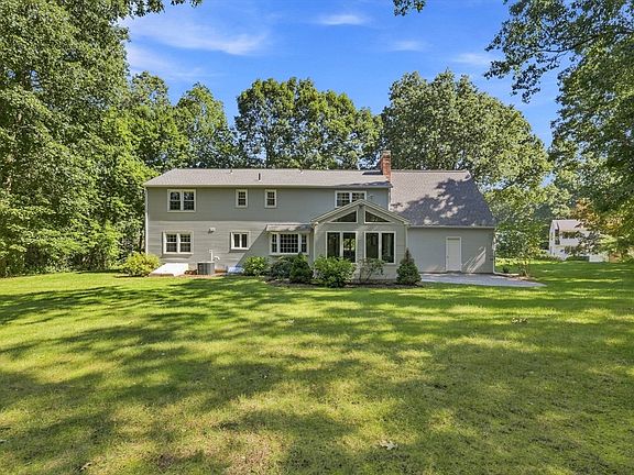 2nd image of 76 Mohawk Dr