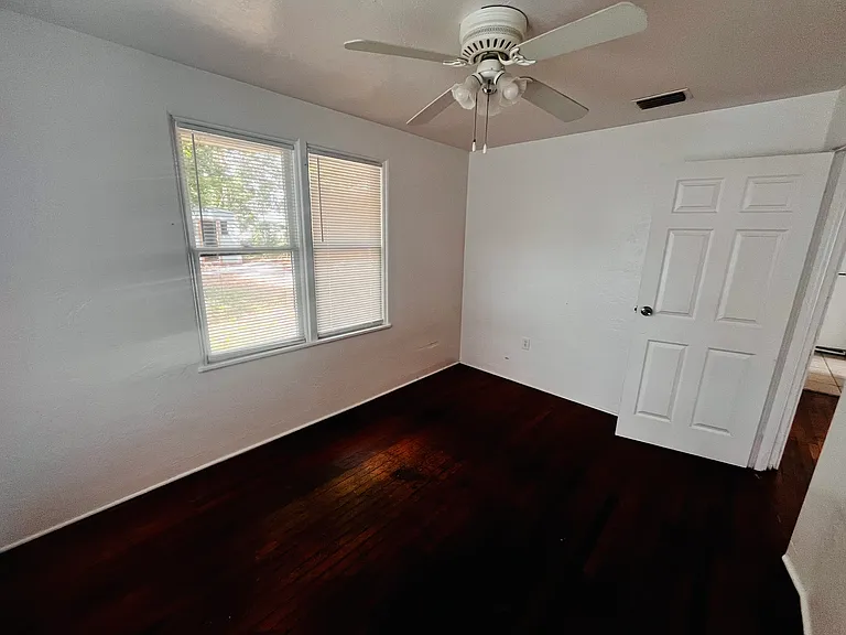 222 N Frederick Ave — Photo 9
