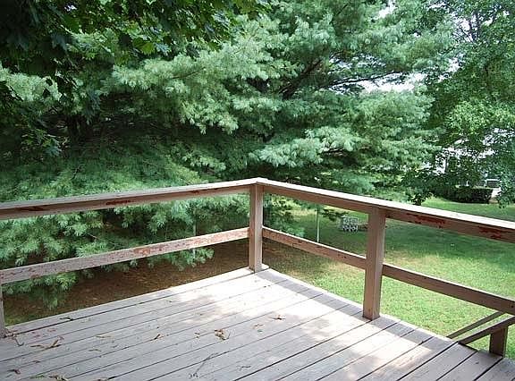 5th image of 68 Birchwood Ln