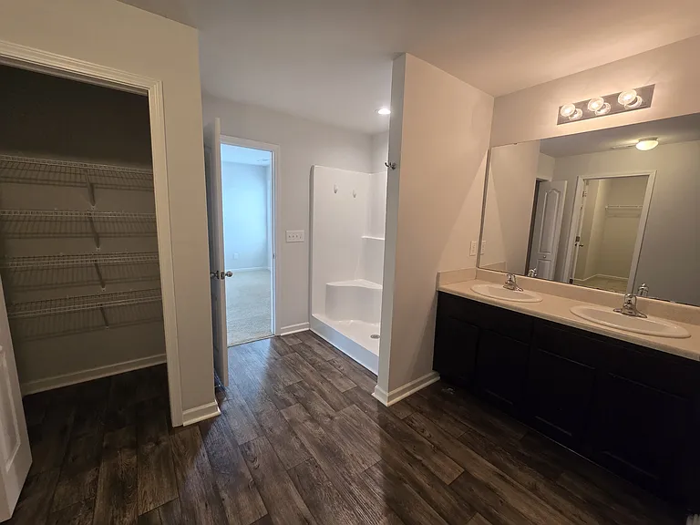 129 Maple Tree Ln — Photo 36