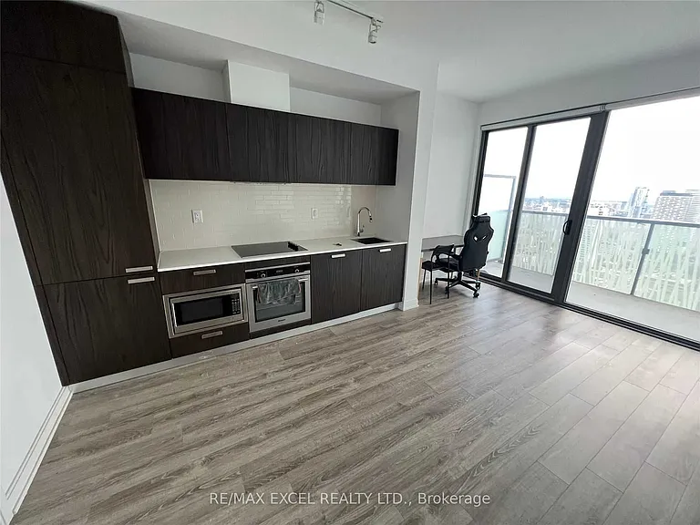 50 Charles St S #3404 — Photo 4