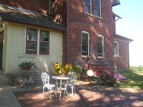 3rd image of 481 Sophia Ave