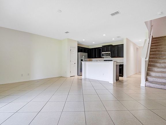 3rd image of 2925 Sunstone Dr