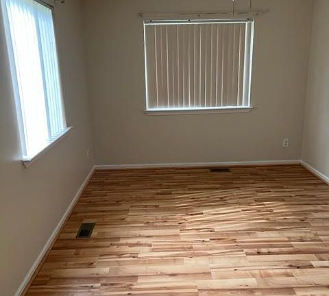 5th image of 28167 Raleigh Crescent Dr