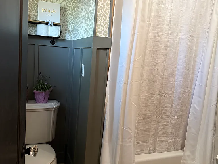 331 Pleasant St — Photo 49
