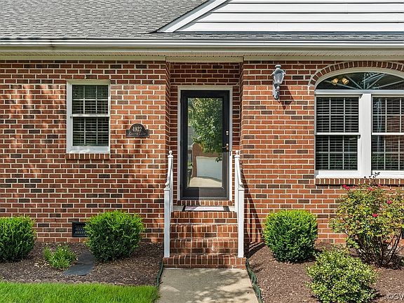 4th image of 4922 Crispin Ct