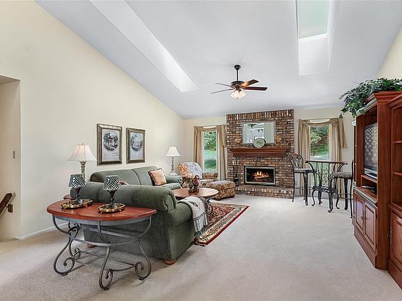 3rd image of 7013 Double Eagle Ln