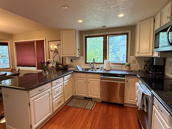 2nd image of 1117 Red Oak Ct