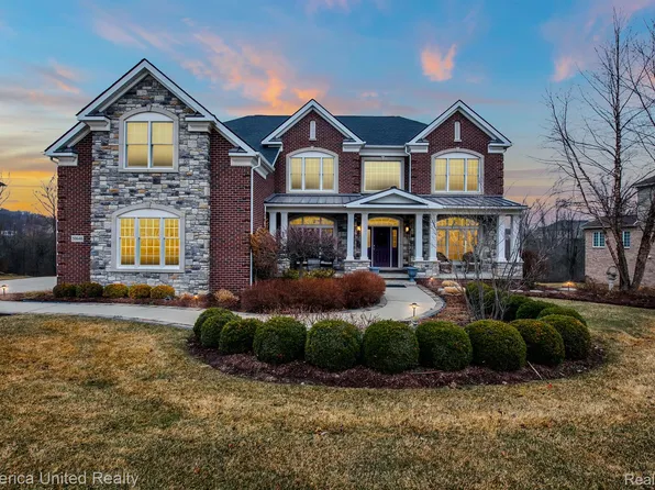 50646 Tamarack Trl, Northville, MI 48168