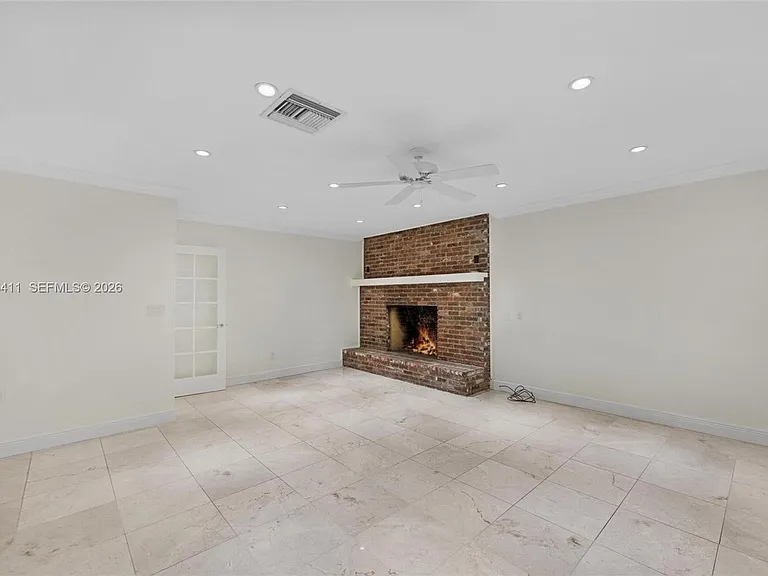 1246 Algardi Ave — Photo 5