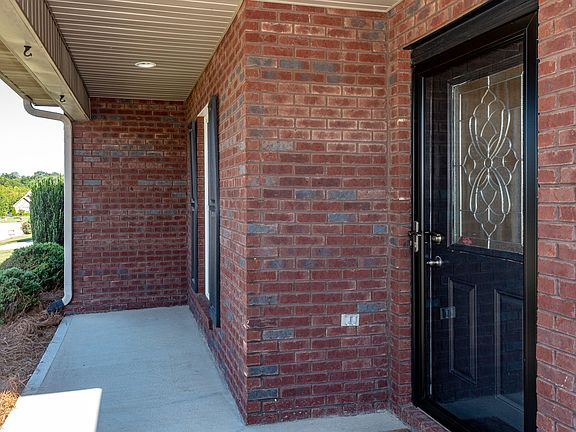 3rd image of 1124 Cherbourg Dr
