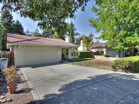 3rd image of 42959 Nido Ct