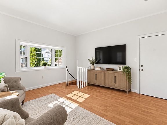 3rd image of 14 W Water St APT 1