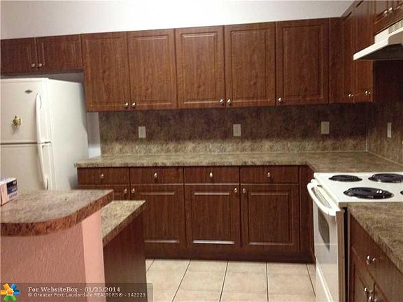 3rd image of 407 W Santa Catalina Cir N