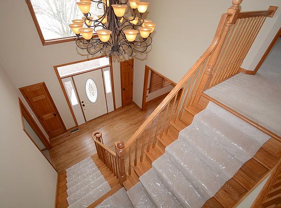 3rd image of 24659 Lincolnway St