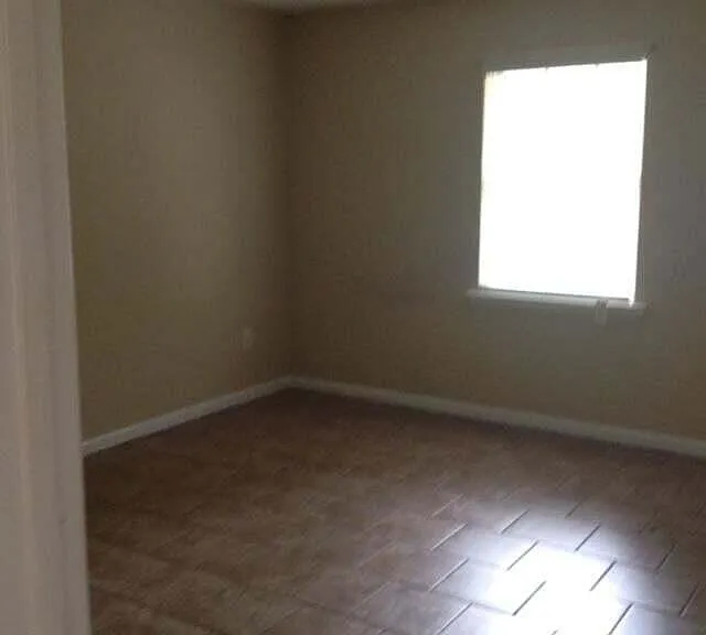 114 Joshua Ln — Photo 5