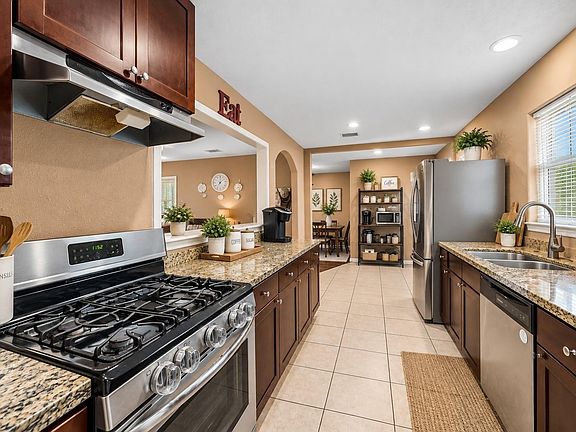 2nd image of 15537 Woodforest Blvd