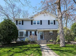 1634 Stevens Ave, Merrick, NY 11566