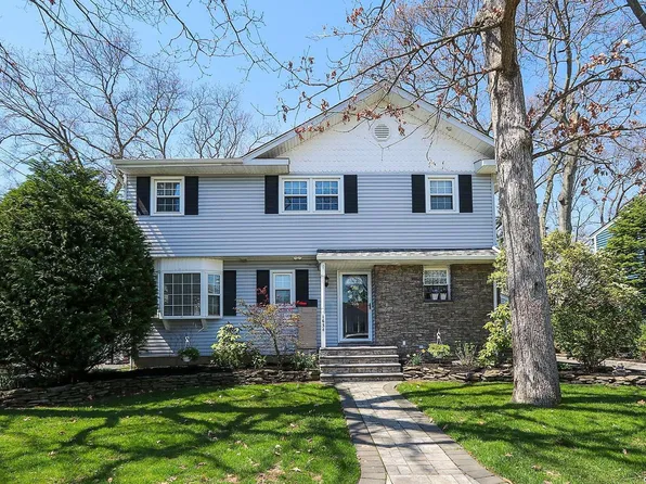 1634 Stevens Avenue, Merrick, NY 11566