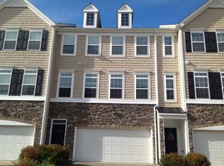 2005 Country View Ln, Morgantown, WV 26505