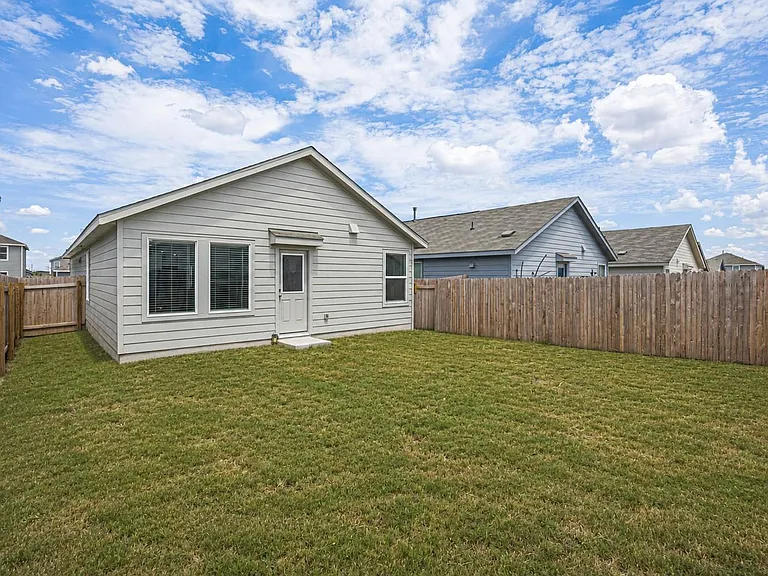108 Evening Glow Dr — Photo 13