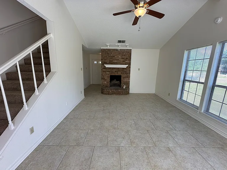 5885 Creek Side Cir — Photo 11